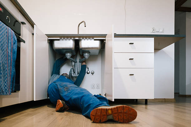 Professional Plumbing technician working in Center Hill, FL